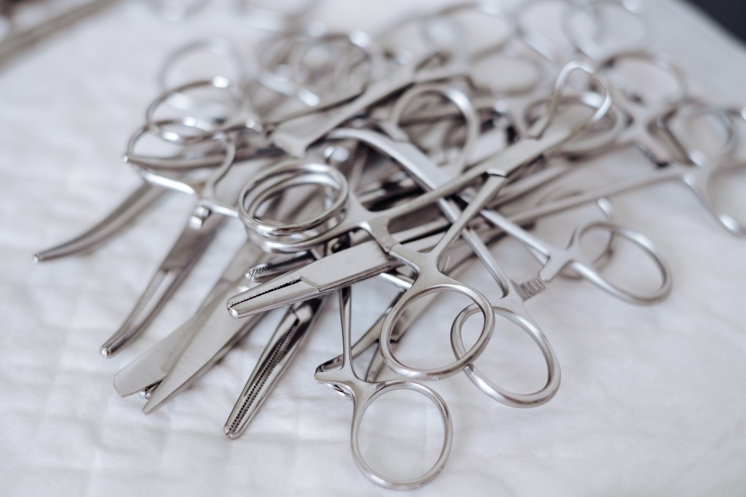 SURGICAL FORCEPS